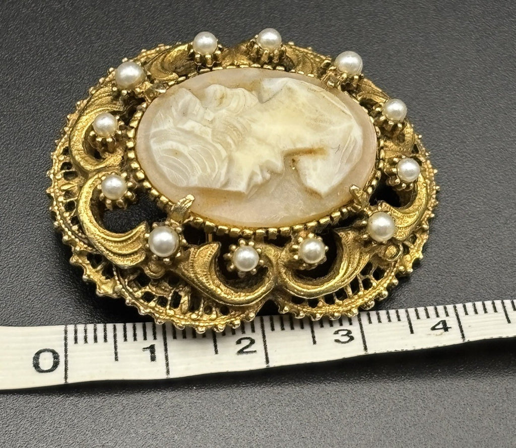 Vintage Florenza Cameo Brooch Faux Pearl Gold Tone Pendant