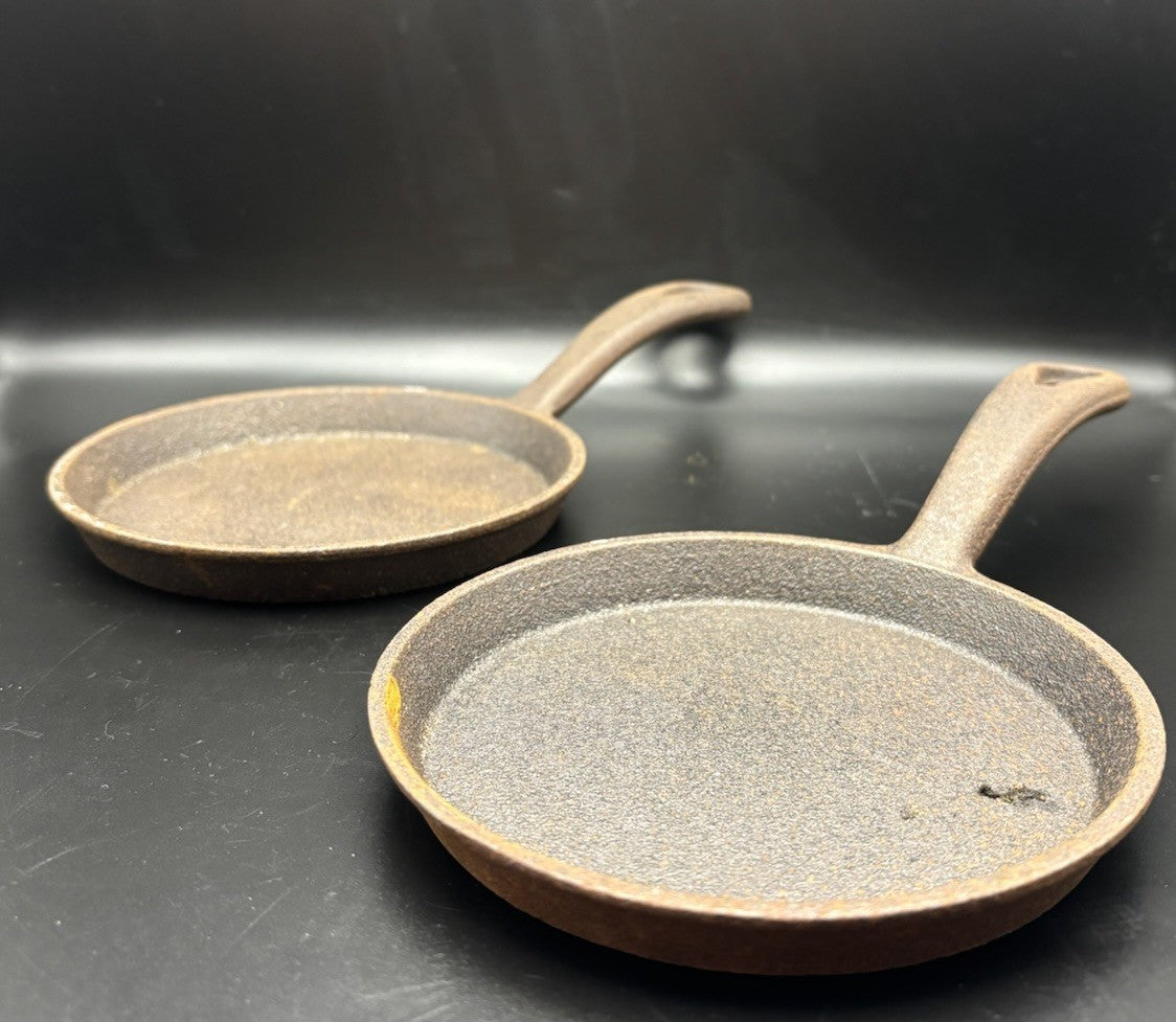 Vintage Cast Iron Mini Frying Pans Set 2 Rustic Kitchen Decor Heavy