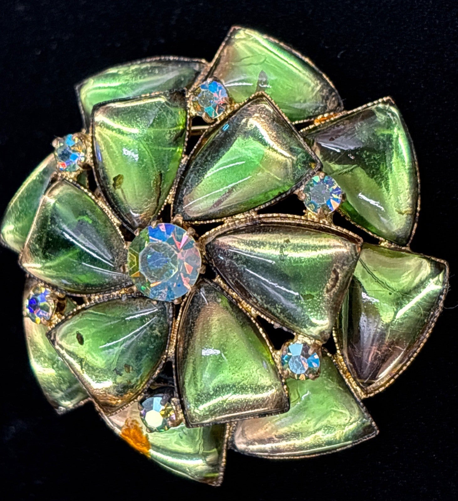 Vintage Green Aurora Borealis Rhinestone Flower Brooch Gold Tone