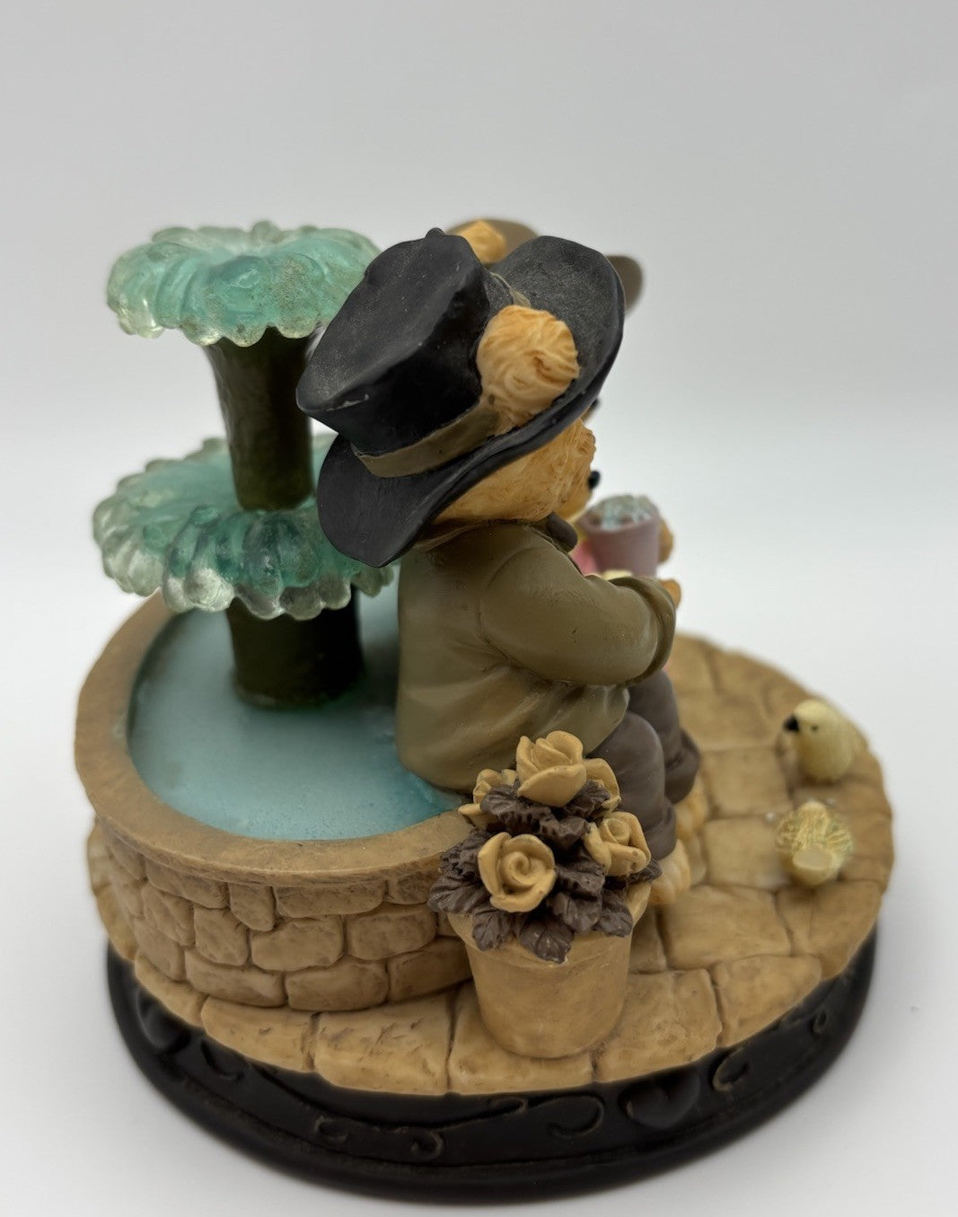 Vintage Avon Beary Bear 1998 Figurine – “Beary Bird Feeding Day”