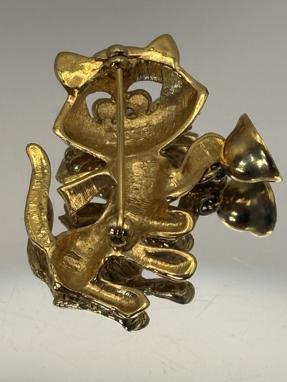 Vintage Avon Cat Brooch Gold Tone Blue Rhinestone Eyes Bell Signed