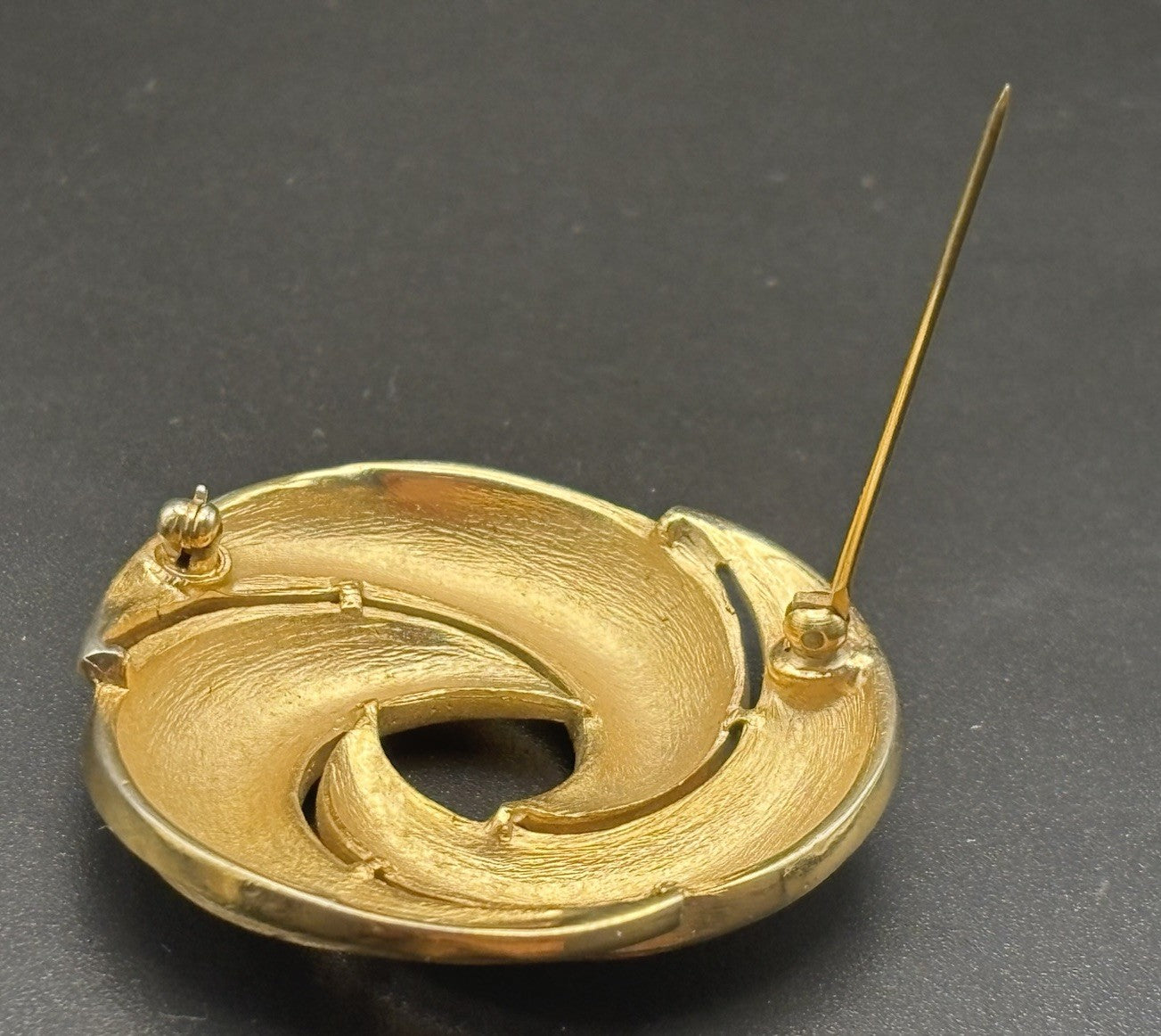 Vintage Crown Trifari White Enamel Swirl Brooch Gold Tone