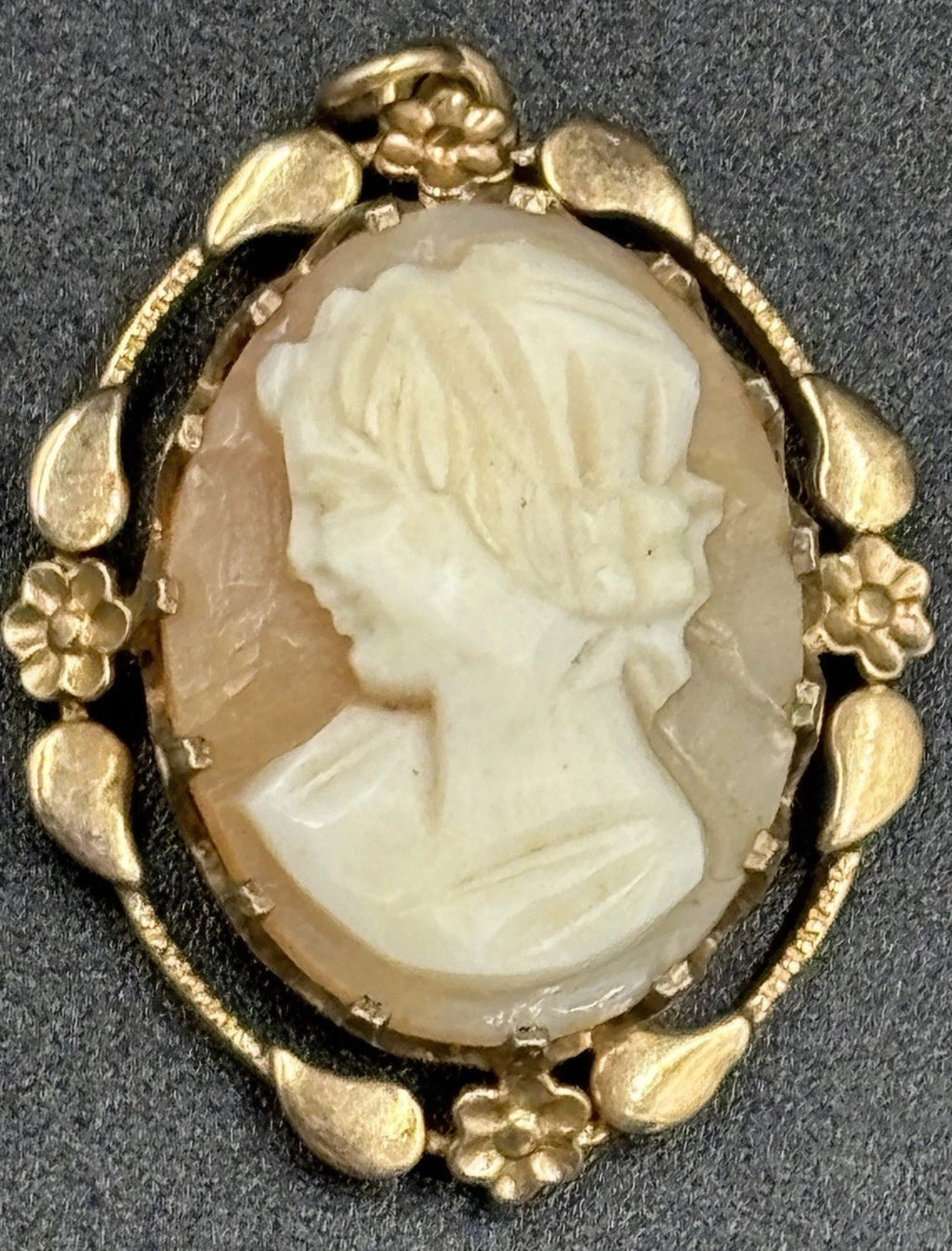 Vintage Italian Hand Carved Shell Cameo Pendant Gold Tone Signed