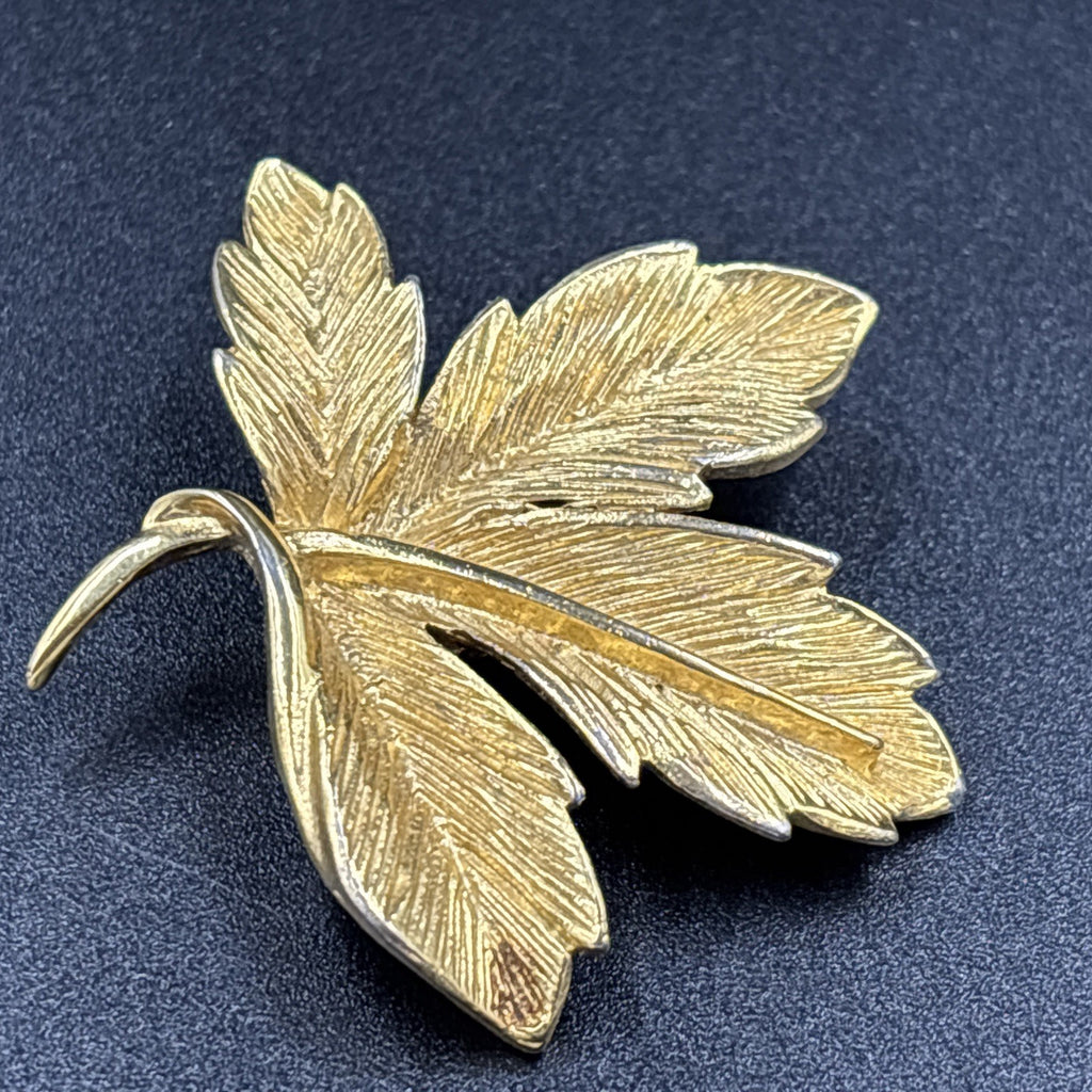 Napier Vintage Brooch Pin Leaf  Gold Tone Signed.