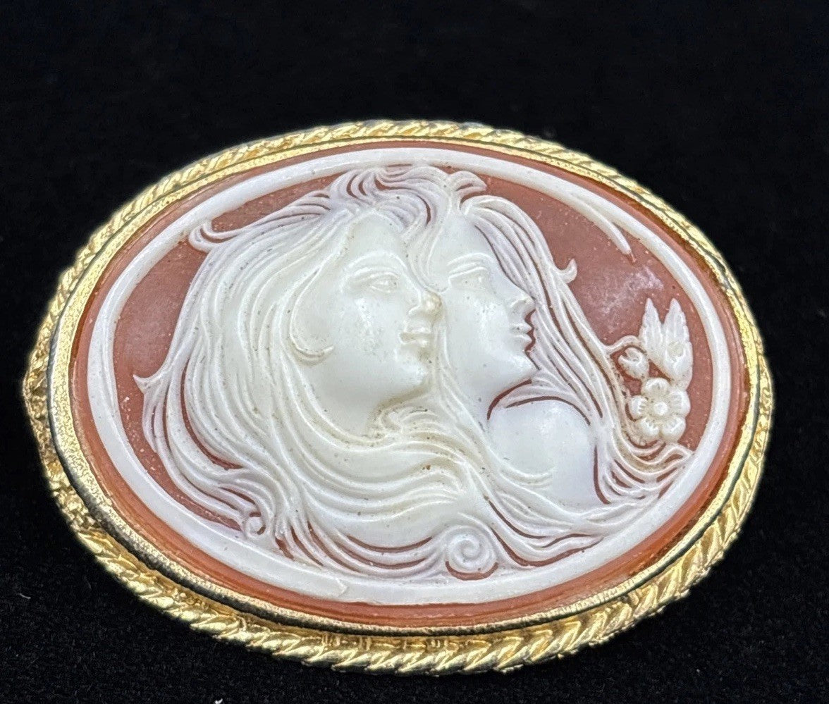 Vtg Sculpted Pink & White 2 Girls Sisters Brooch Pin Gold Tone.