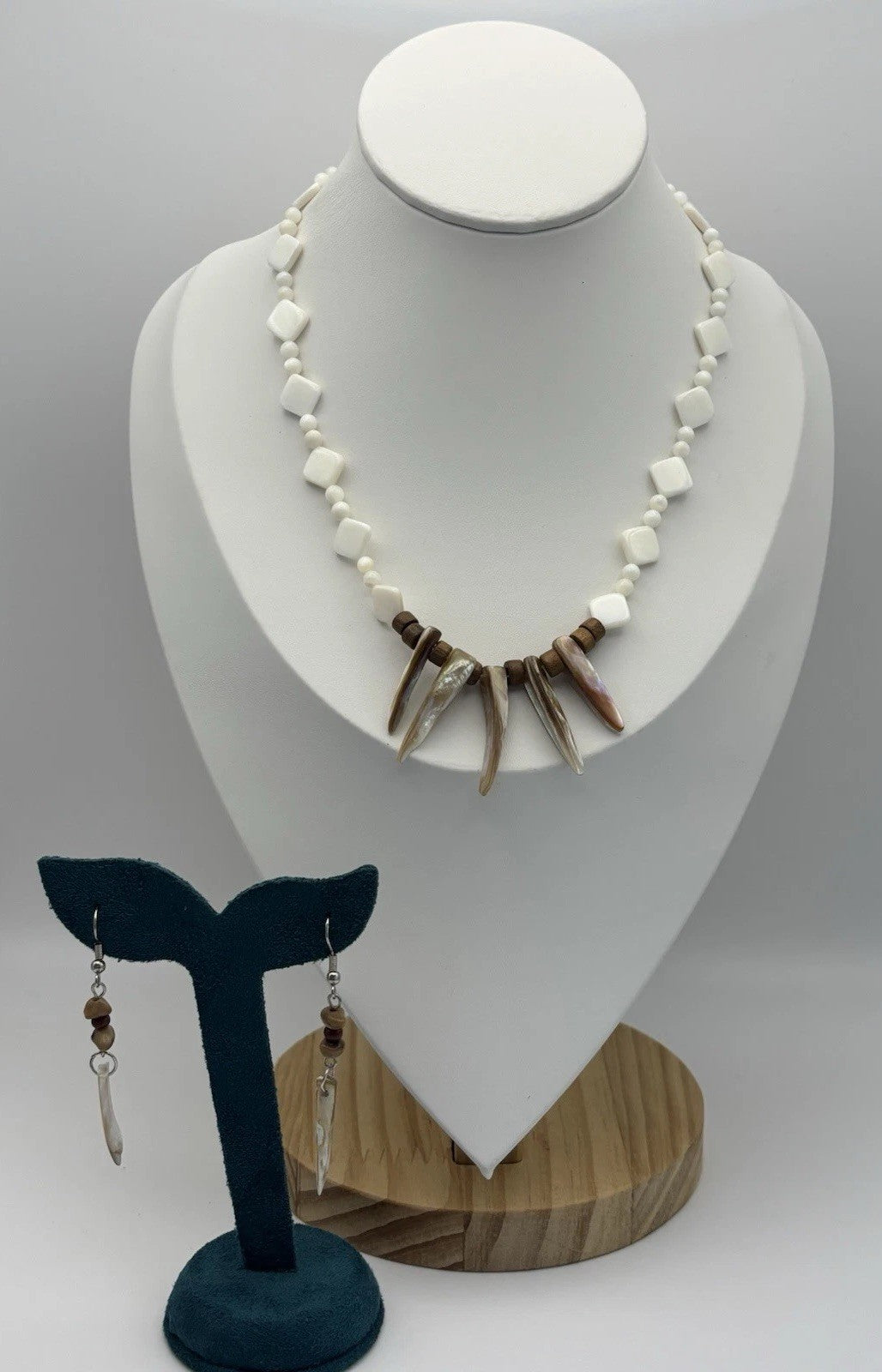 Vintage Tribal Shell Necklace Earrings Set Mother of Pearl Beads Boho Jewelry