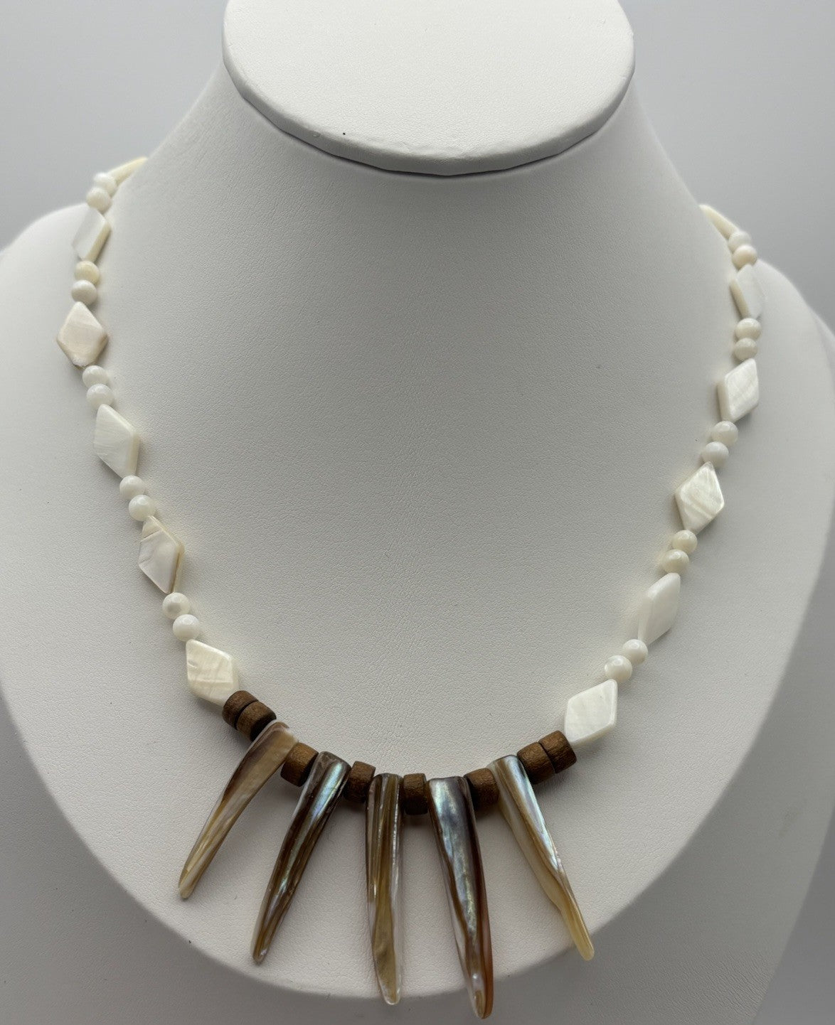 Vintage Tribal Shell Necklace Earrings Set Mother of Pearl Beads Boho Jewelry
