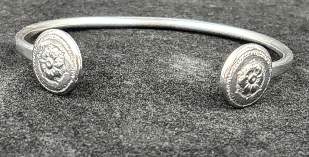 Vintage Silver Flower Cuff Bracelet – Open-End Design, Artisan Made