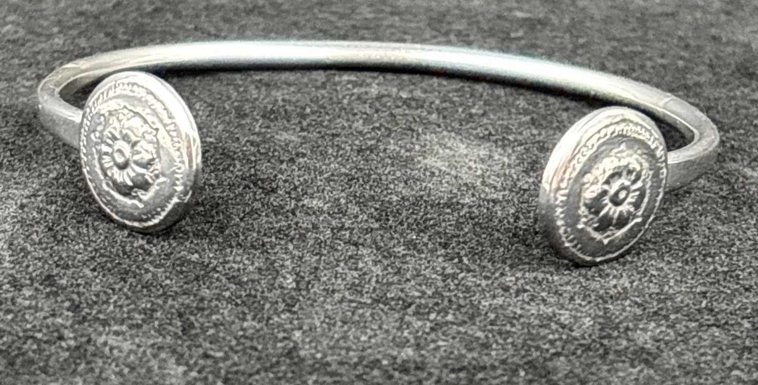 Vintage Silver Flower Cuff Bracelet – Open-End Design, Artisan Made