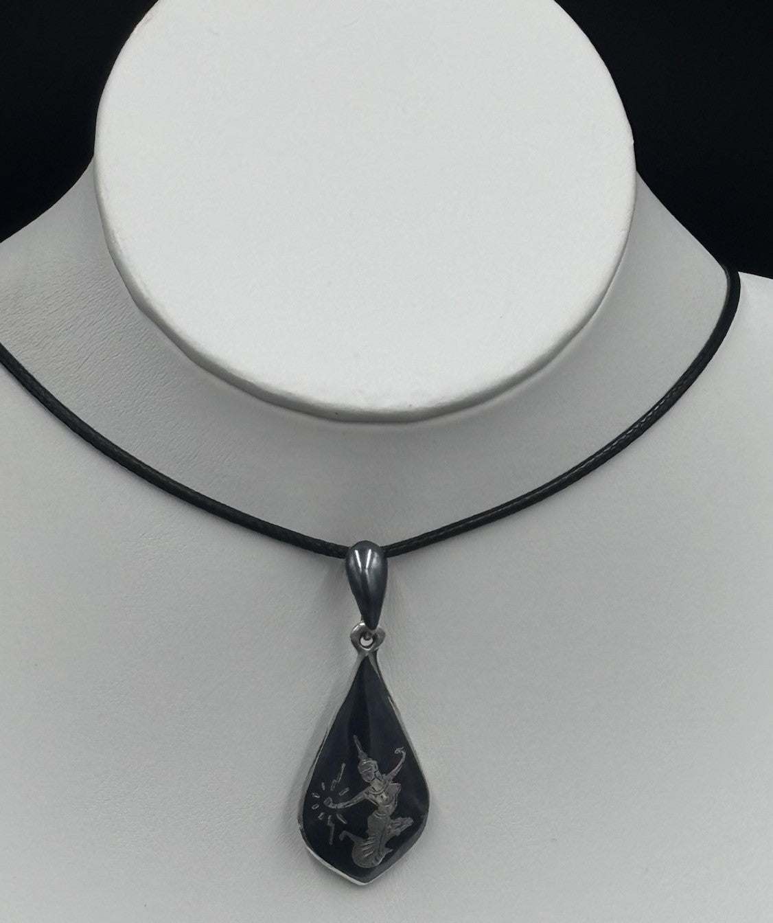 Vintage Siam Sterling Silver Niello Gray Enamel Tear Drop Pendant