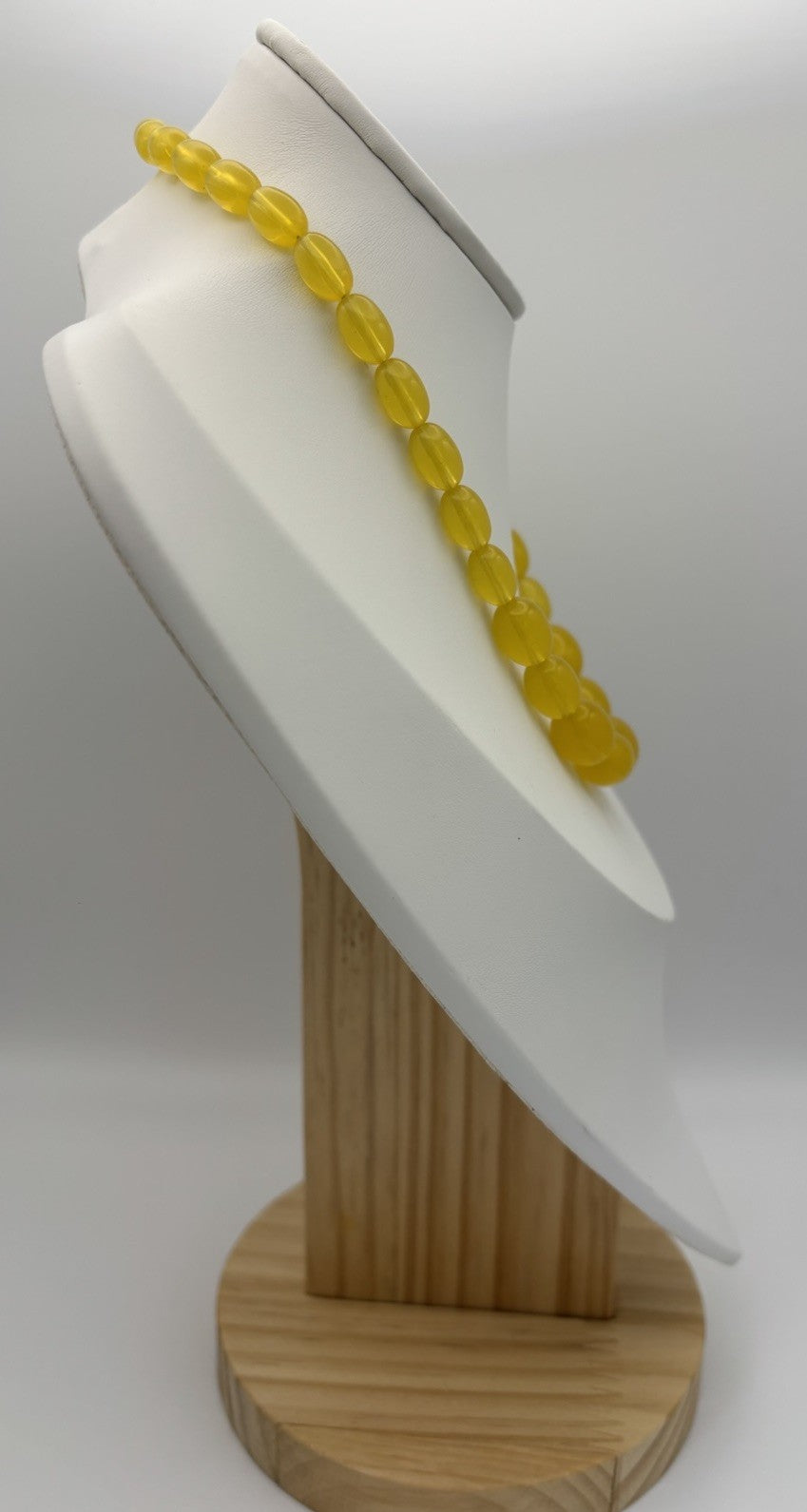 Vintage Lemon Yellow Lucite Bead Necklace Graduated Oval Mid Century