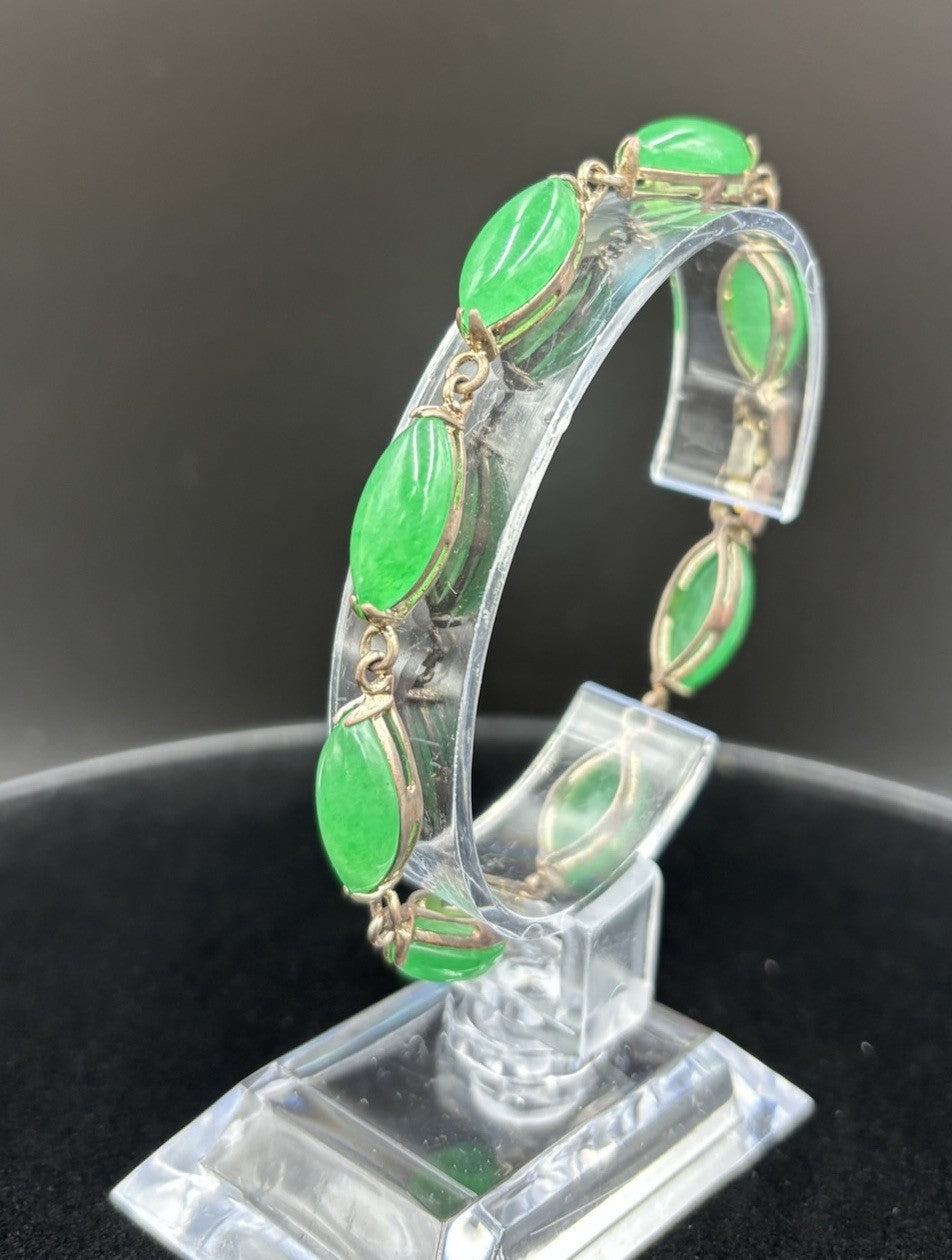 Vintage Peking Glass Green Leaf Bracelet Gold Tone Costume Jewelry