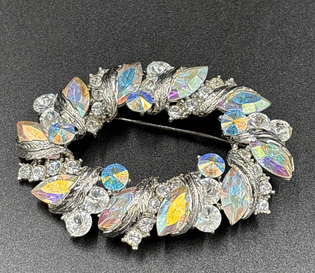 Vtg Brooch Diamanté Lustre Aurora Rhinestone’s Silver Tone Brooch.￼unsigned