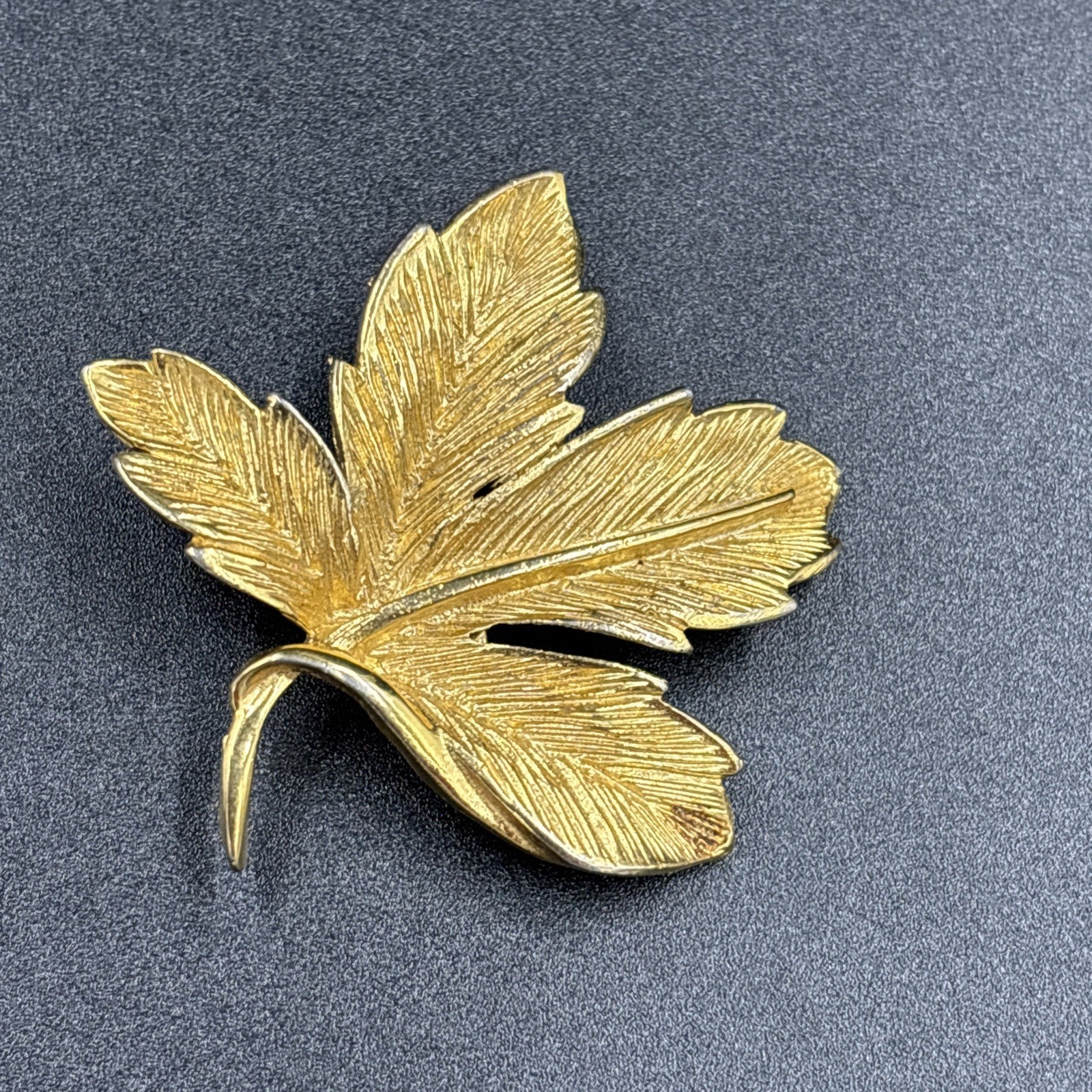 Napier Vintage Brooch Pin Leaf  Gold Tone Signed.