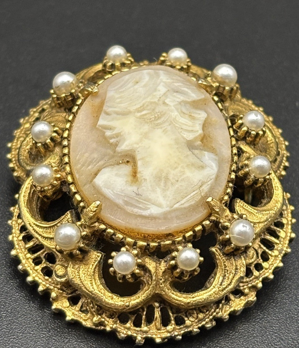 Vintage Florenza Cameo Brooch Faux Pearl Gold Tone Pendant