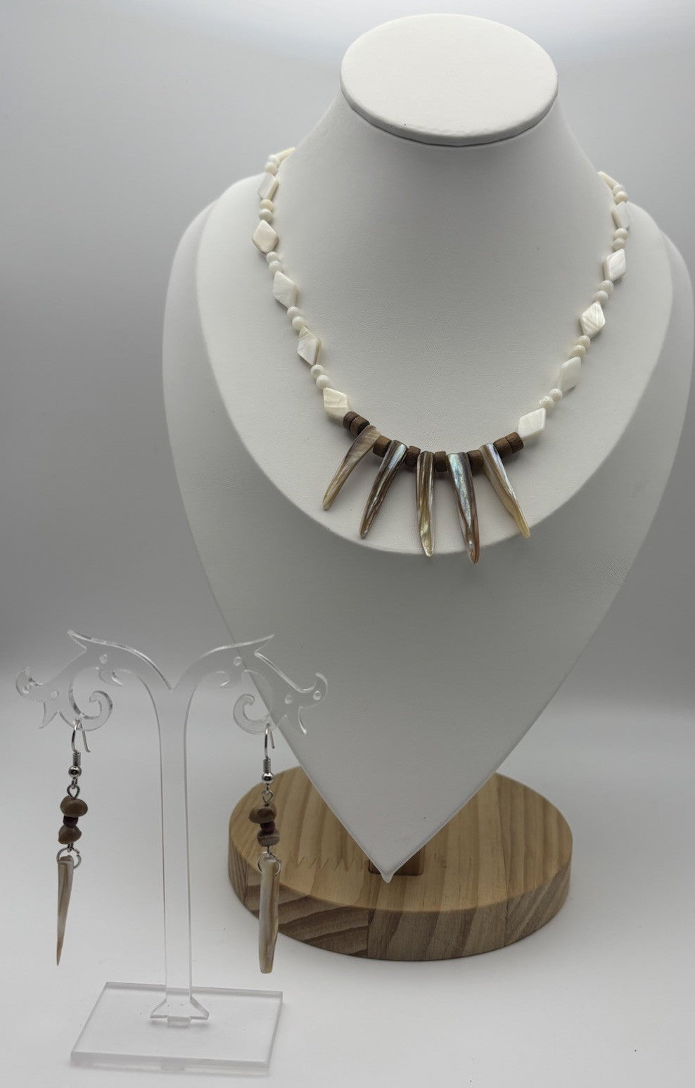 Vintage Tribal Shell Necklace Earrings Set Mother of Pearl Beads Boho Jewelry