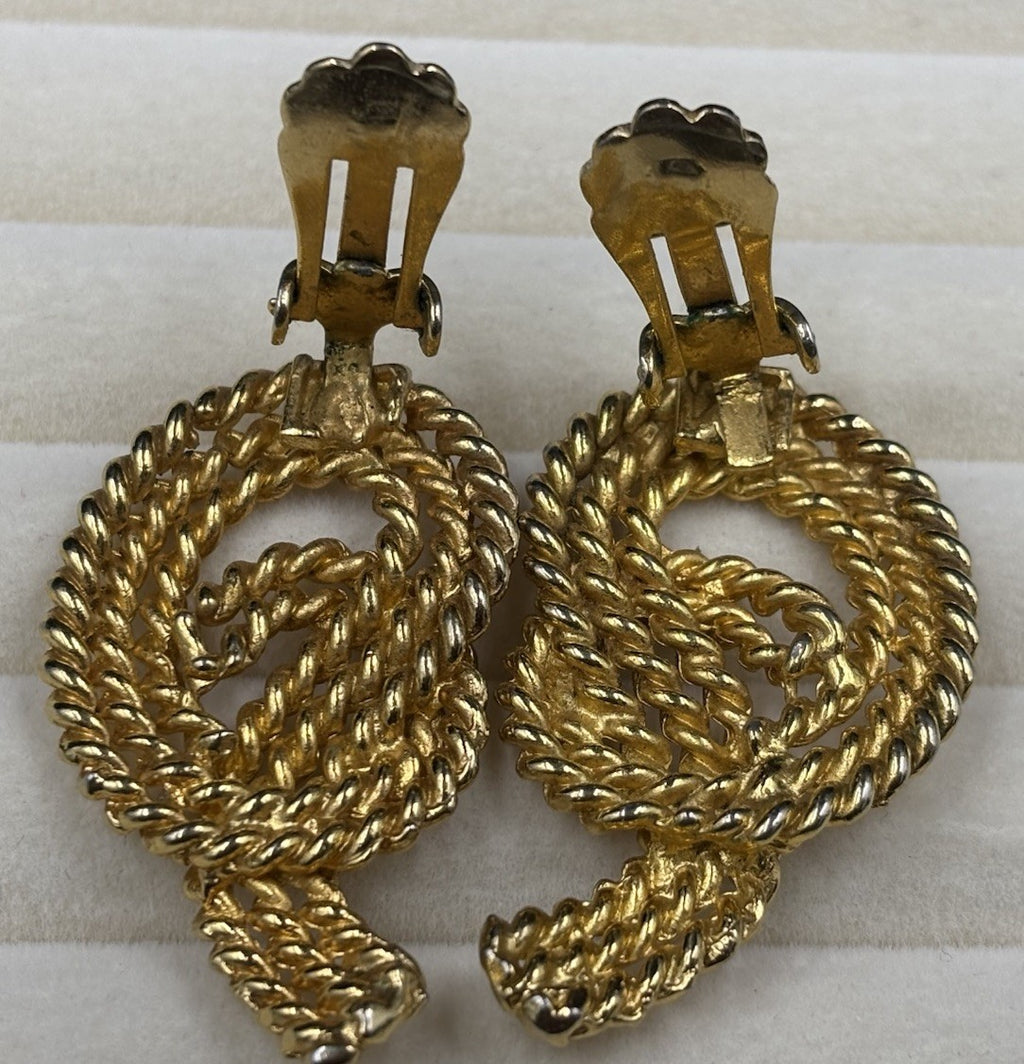 Vintage Goldcrest Signed Knotted Gold Plated Clip On Earrings