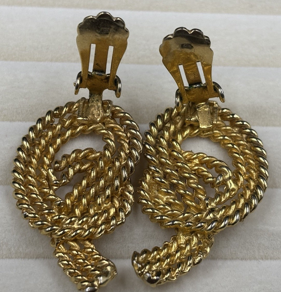 Vintage Goldcrest Signed Knotted Gold Plated Clip On Earrings