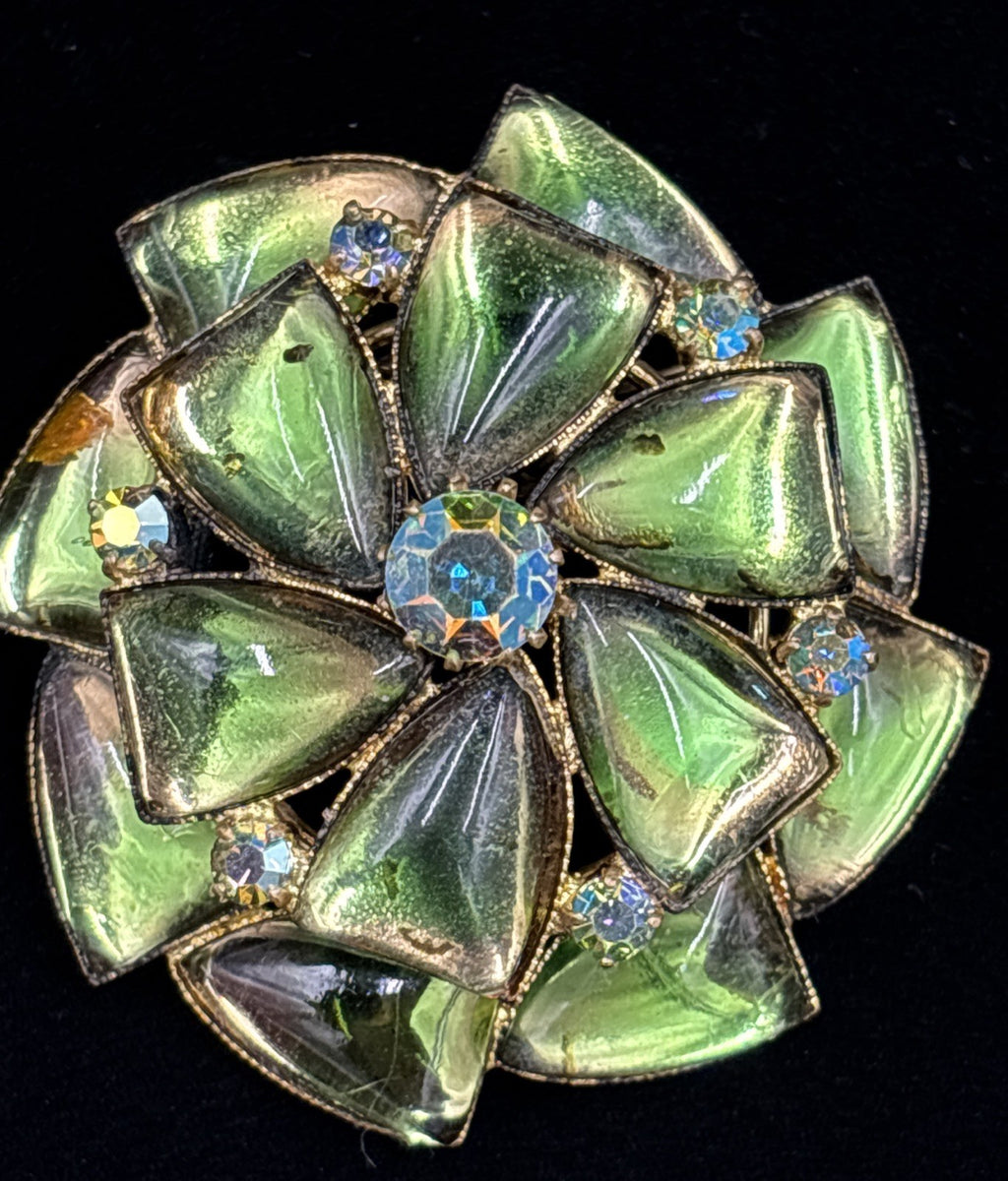 Vintage Green Aurora Borealis Rhinestone Flower Brooch Gold Tone