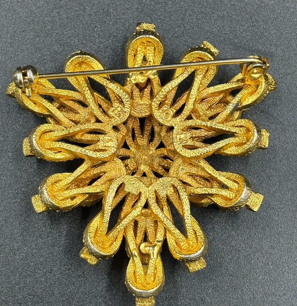 Vintage 1970’s Gold Knot Brooch Snowflake Style.