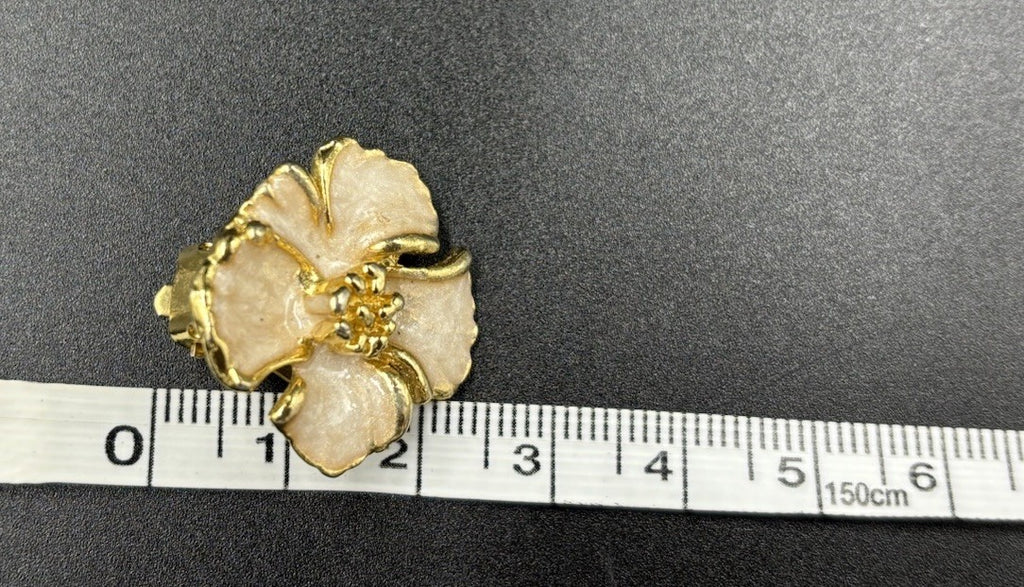 Vintage 80s Pink Enamel Flower Clip-On Earrings – Gold-Tone