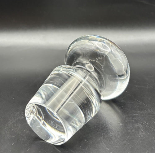 Clear glass clarity detail on stopper