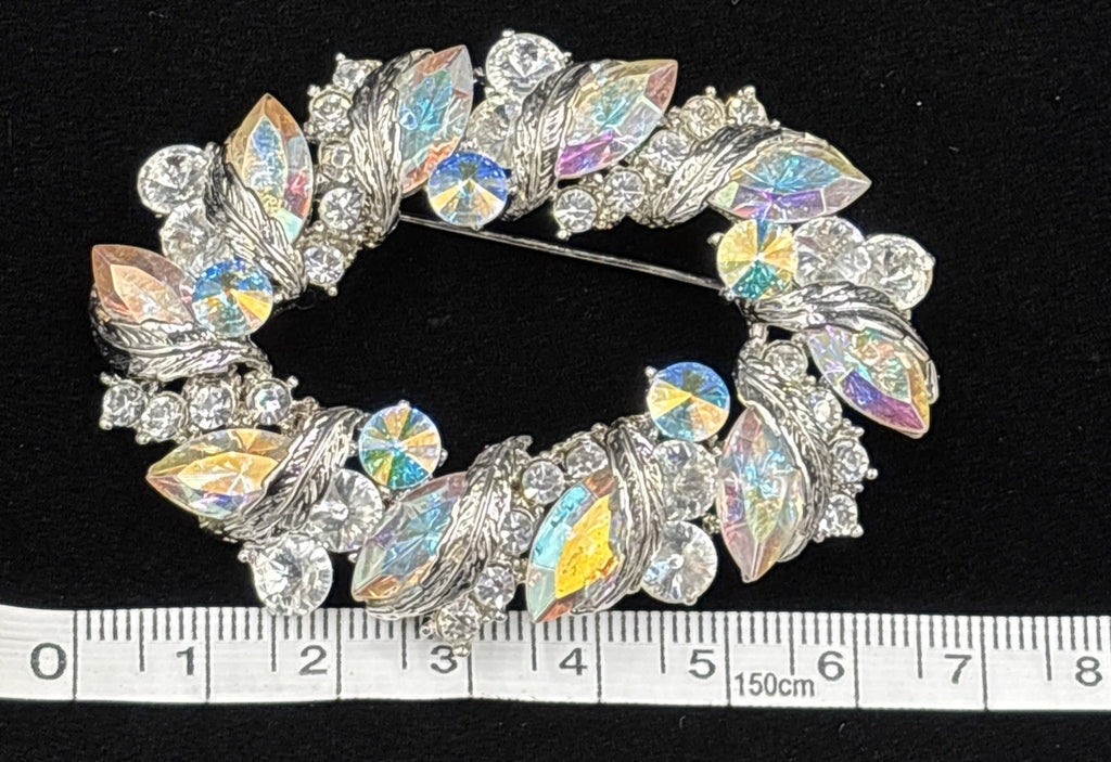 Vtg Brooch Diamanté Lustre Aurora Rhinestone’s Silver Tone Brooch.￼unsigned