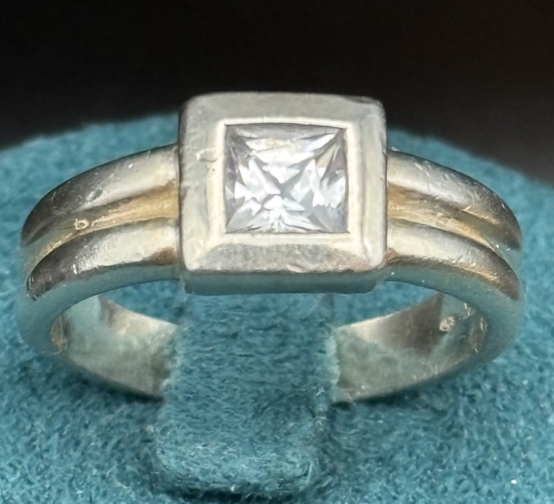 Vintage Sterling Silver Princess Cut CZ Modernist Ring Size 8 925