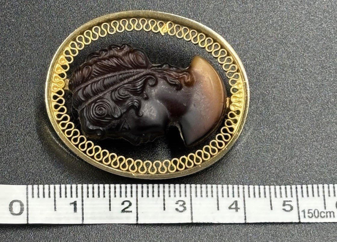 Vintage Cameo Pin Amber Brown Glass Brooch Mid Century Style Gold Tone