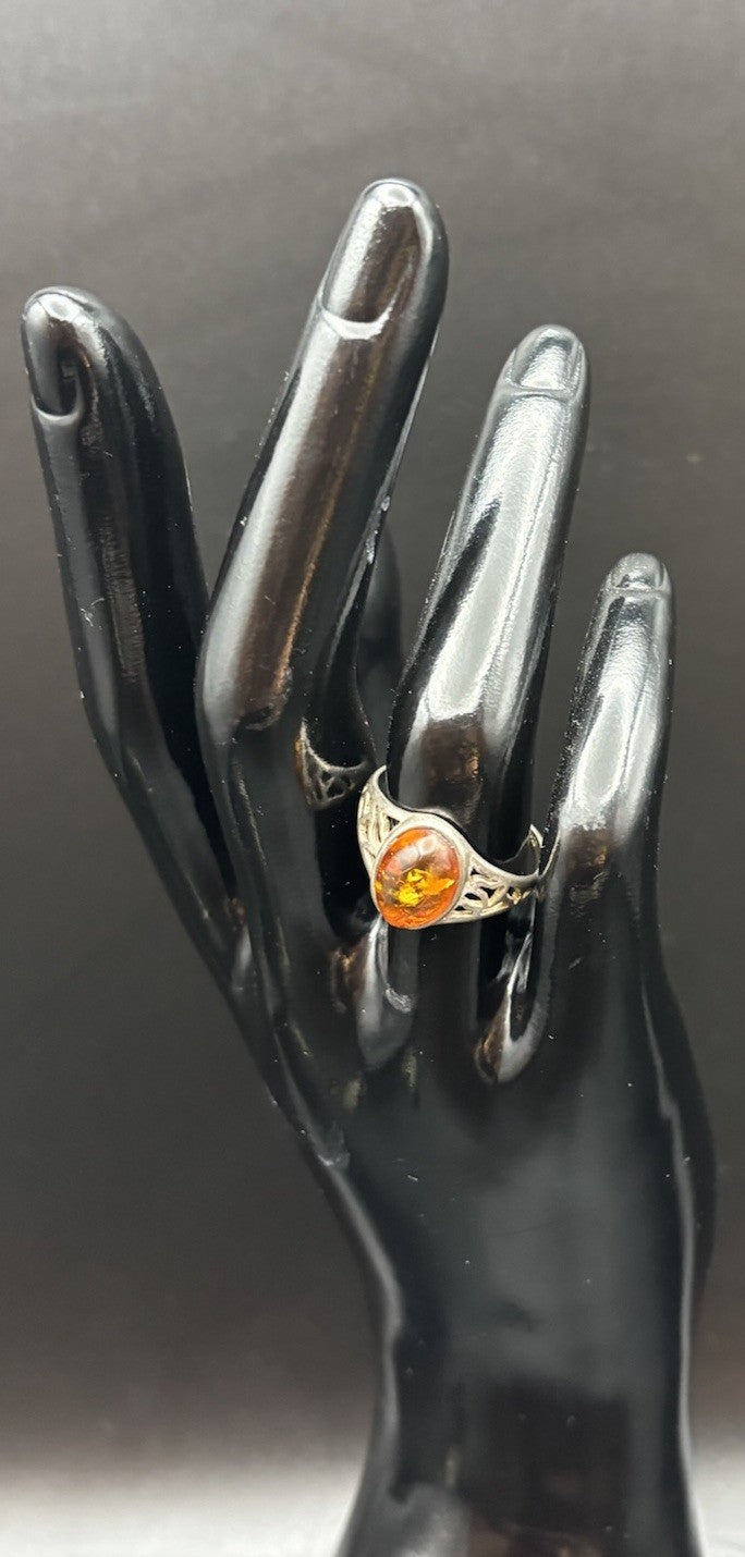 Vintage Baltic Amber 925 Sterling Silver Ring Honey Cognac Cabochon Size T
