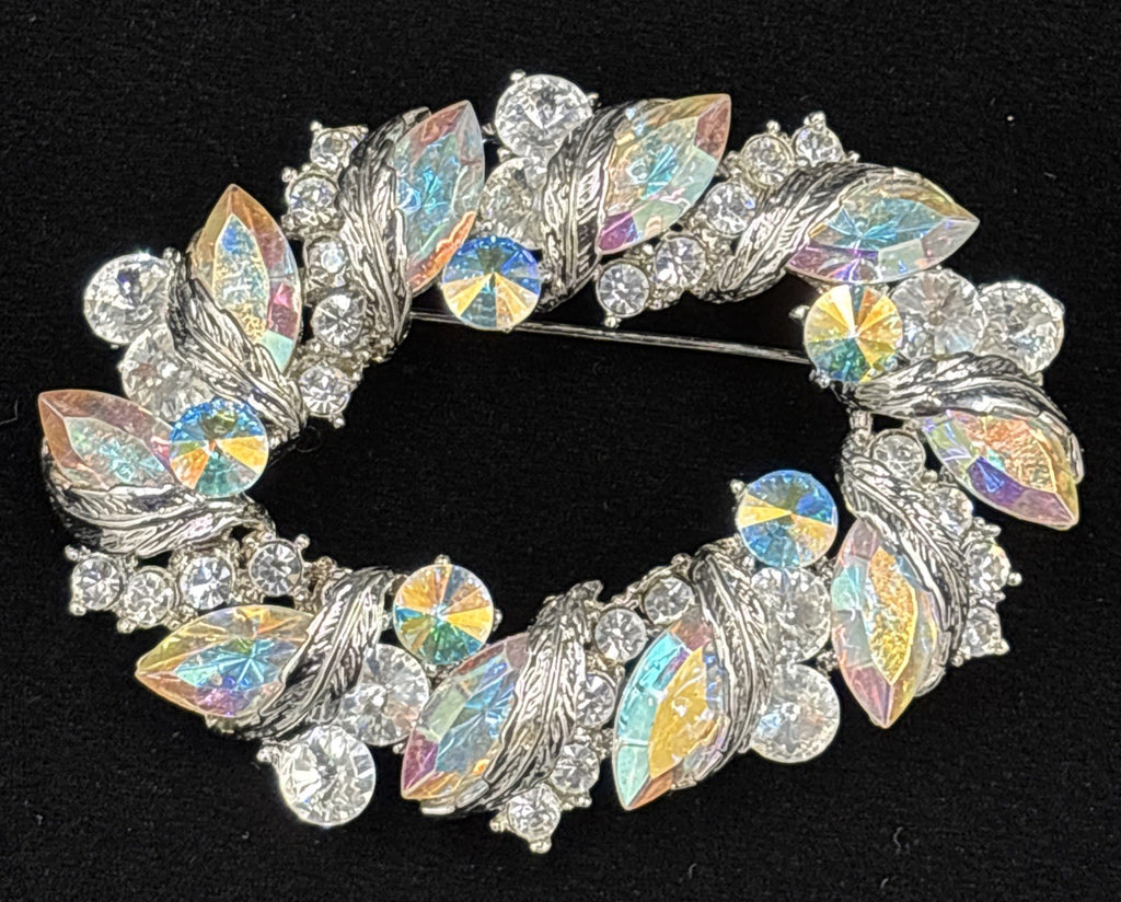 Vtg Brooch Diamanté Lustre Aurora Rhinestone’s Silver Tone Brooch.￼unsigned