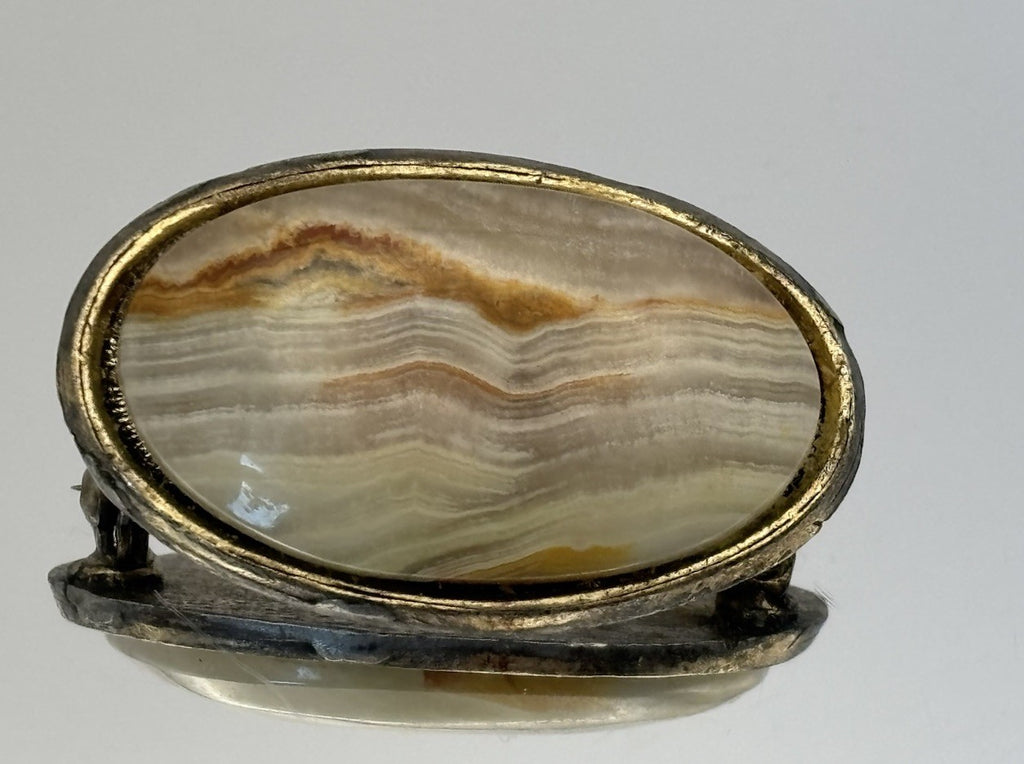 Vintage MIRACLE Scottish Agate Brooch Antiqued Gold Tone Setting