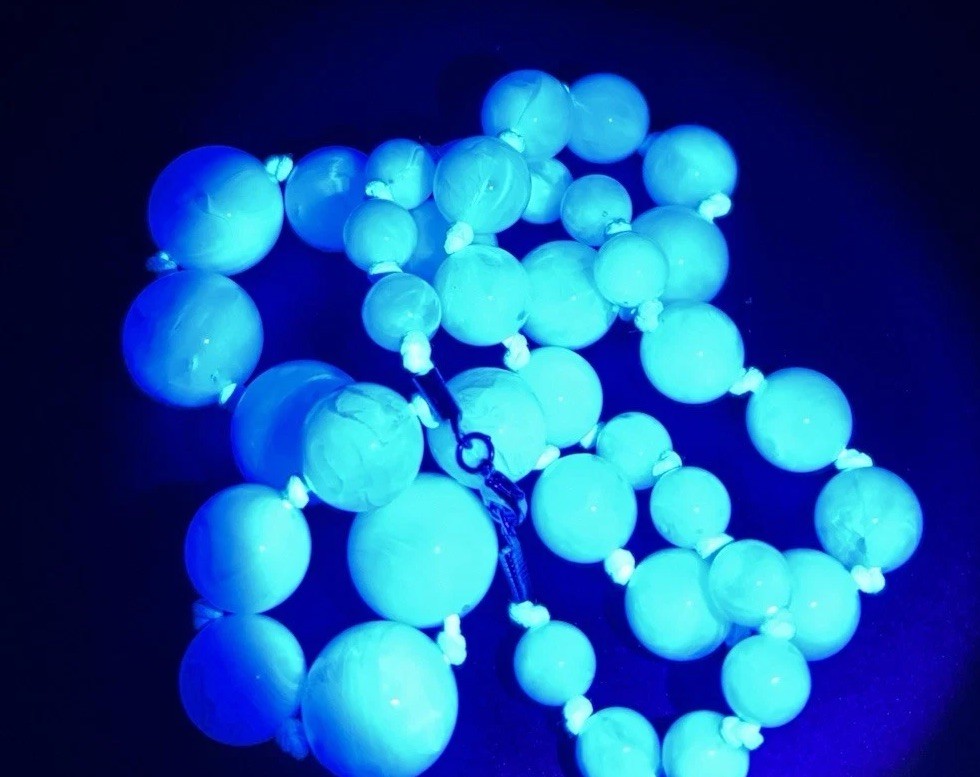 Vintage White Lucite Necklace Swirled Moonglow UV Reactive Beads