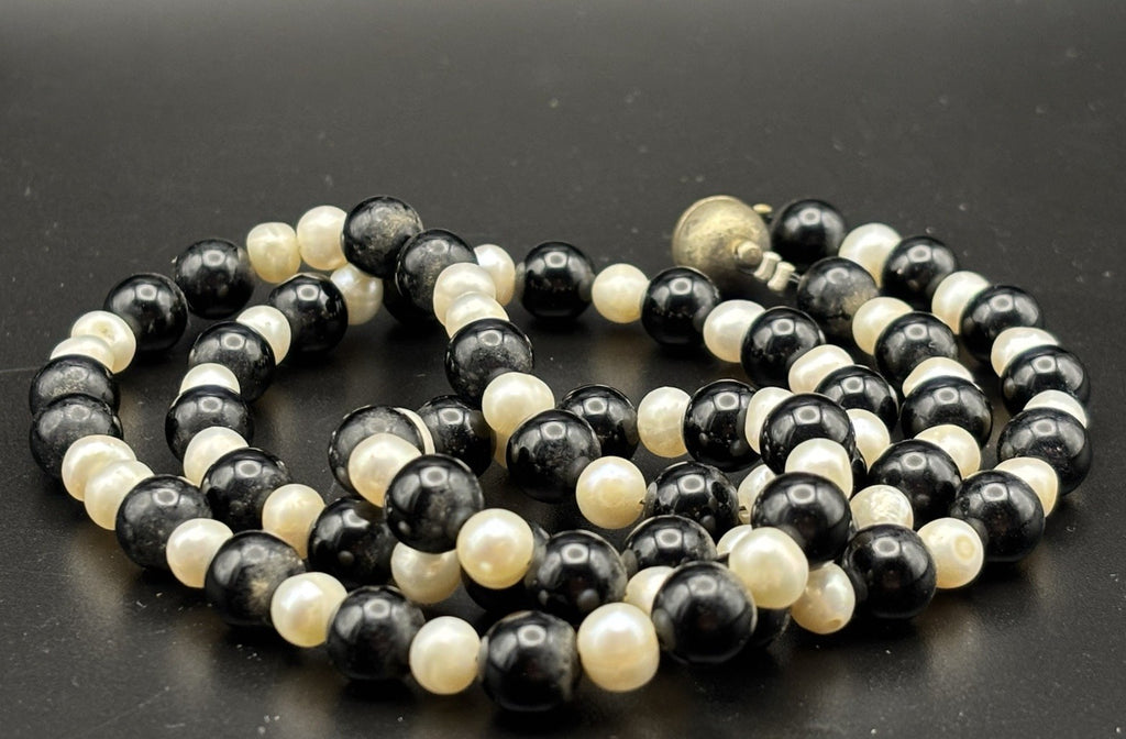Vintage Cultured Pearl Black Onyx Bead Necklace Elegant Strand