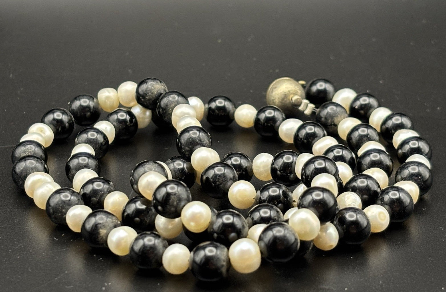 Vintage Cultured Pearl Black Onyx Bead Necklace Elegant Strand
