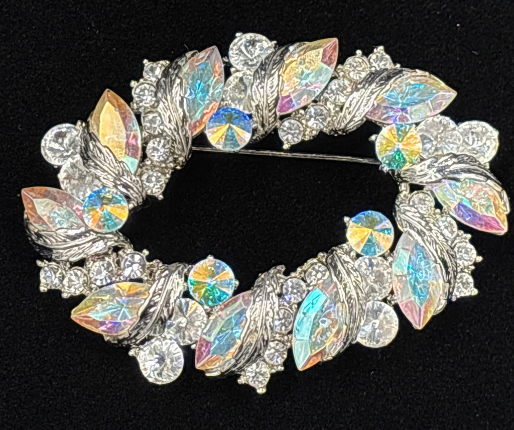 Vtg Brooch Diamanté Lustre Aurora Rhinestone’s Silver Tone Brooch.￼unsigned
