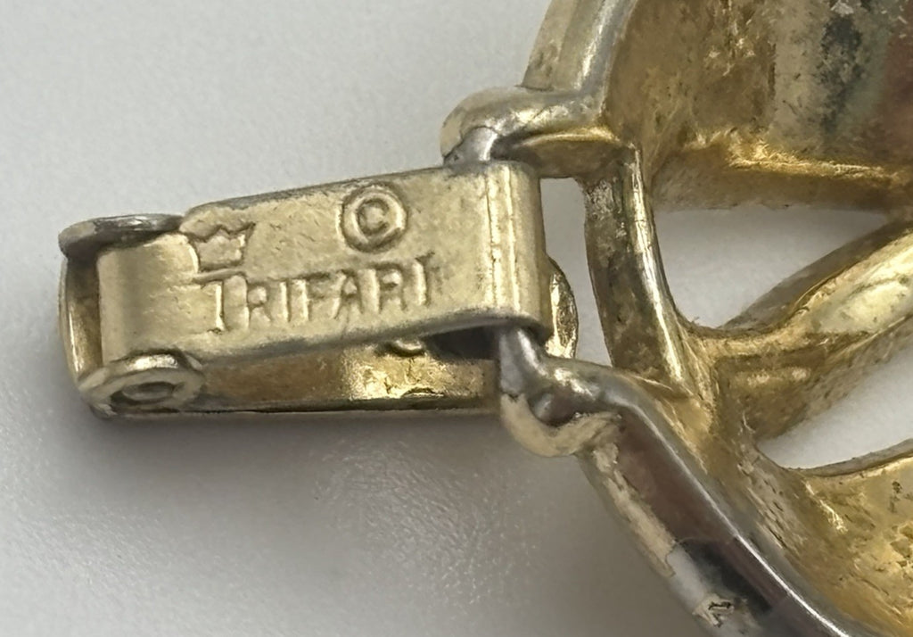 Vintage Crown Trifari Gold Tone Flame Link Bracelet Signed Mid Century Jewelry