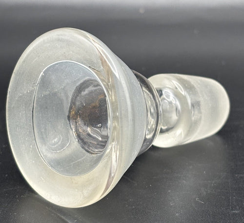 Gold fleck insert detail in glass stopper