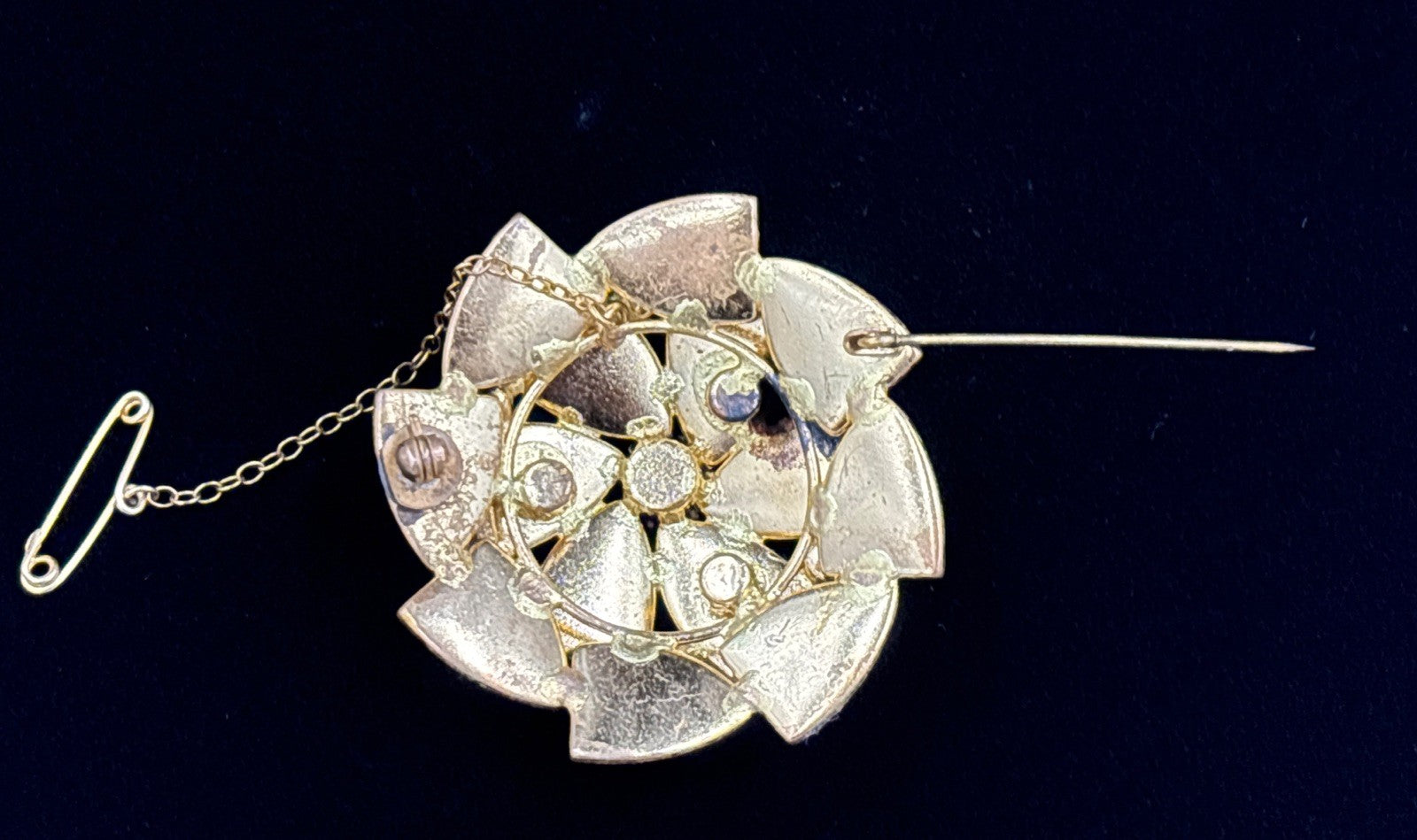 Vintage Green Aurora Borealis Rhinestone Flower Brooch Gold Tone