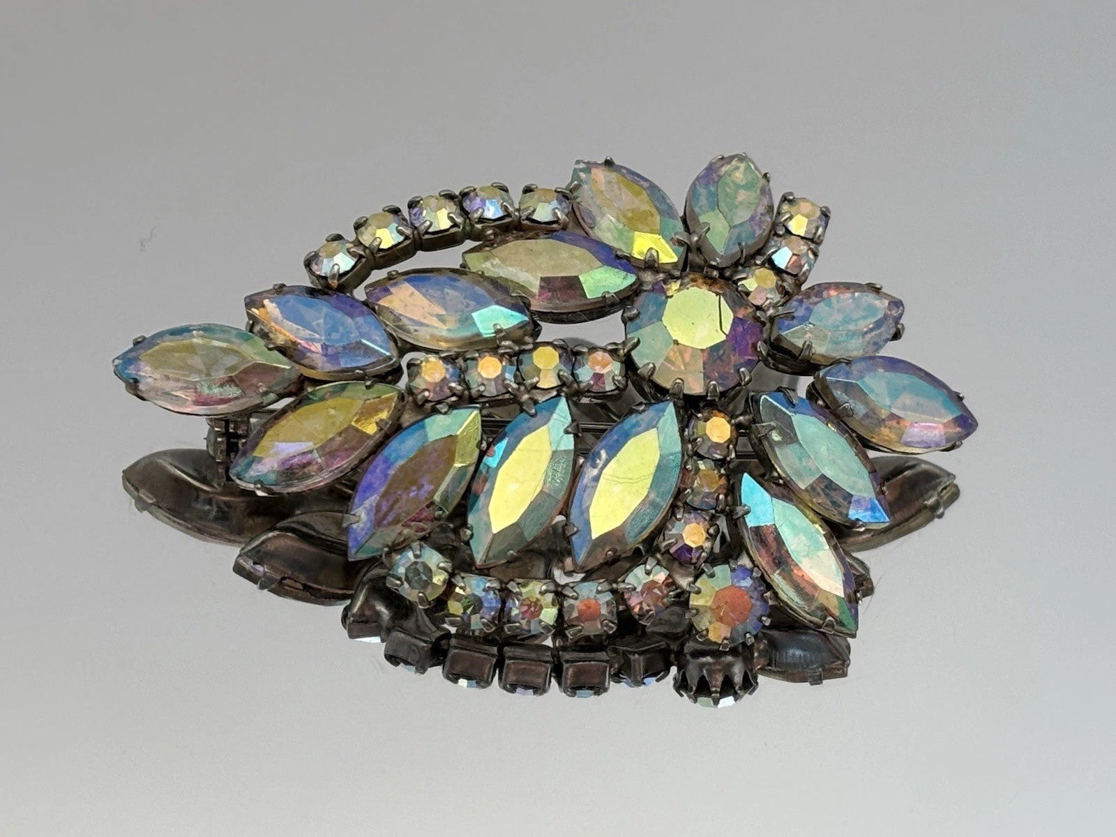 Vintage Juliana D&E AB Rhinestone Figure Eight Brooch