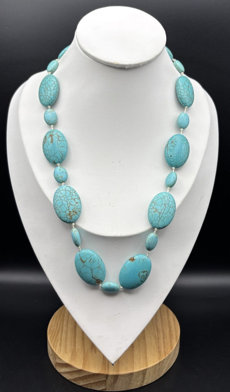 Vintage Turquoise Howlite Bead Necklace Knotted Statement Graduated 54.5cm