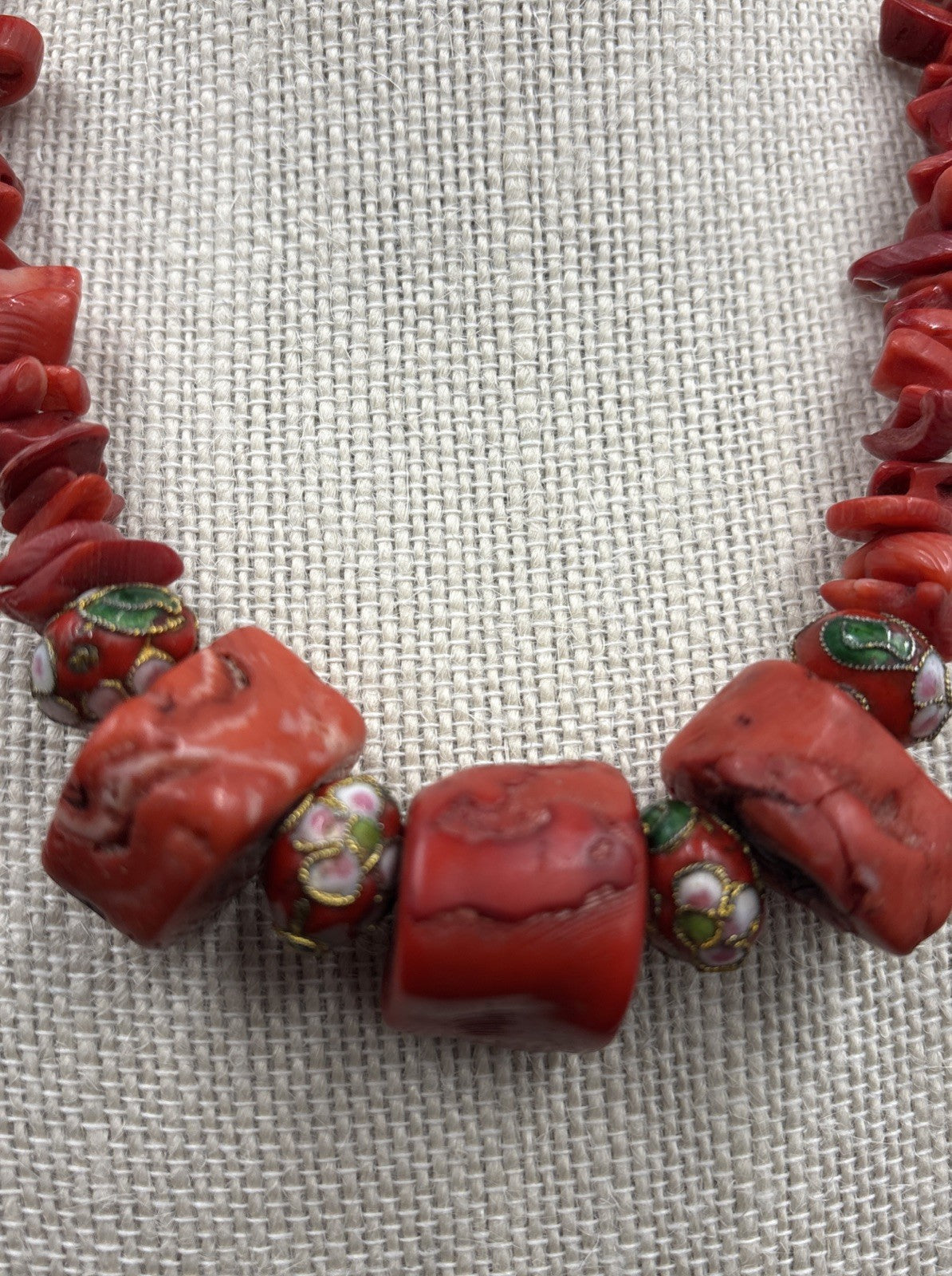 Vtg Red Chunky Coral Beads & Chipped Coral Necklace Art Glass Accents