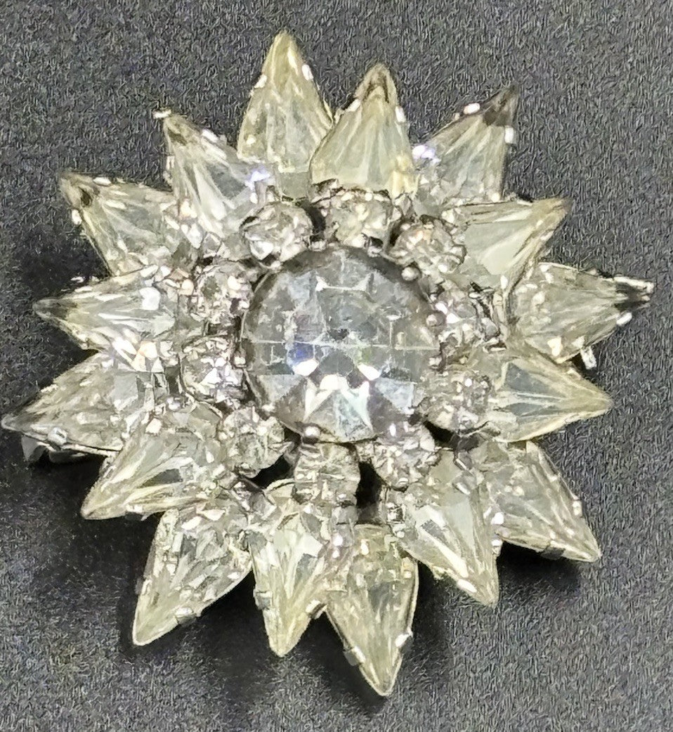 Vtg Donald Simpson Unsigned Crystal 3D Flower Or Snowflake Brooch 1950’s 3.3cm